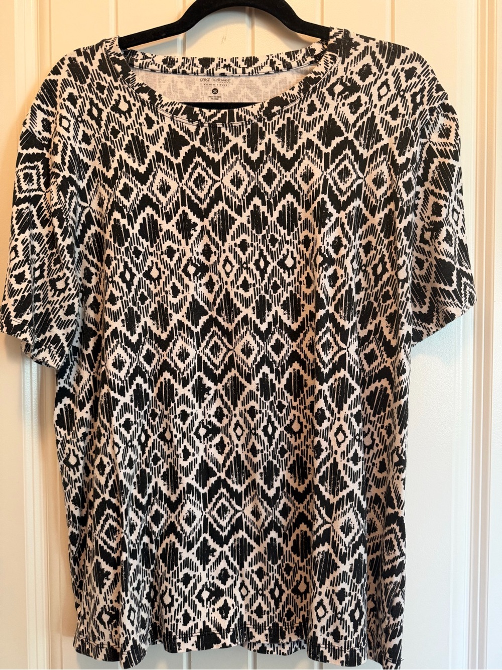 croft & barrow Black and White Geometric Short Sleeve Top